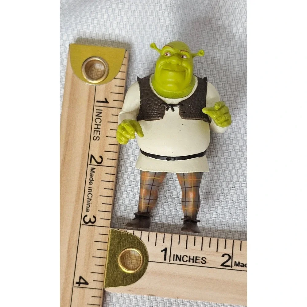 DreamWorks Shrek the Ogre Christmas Ornament 2010 Collectible Figurine Green